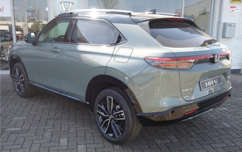 de honda hrv in de kleur sage green